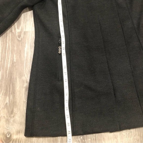 Lululemon Audrey Jacket - Picture 4 of 9